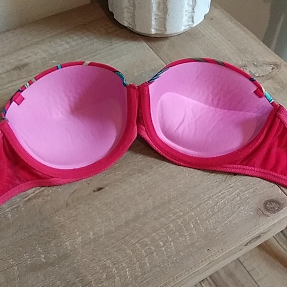 Victoria's Secret Pink Red Strapless Push-up Bra. Size 32D - Picture 9 of 17